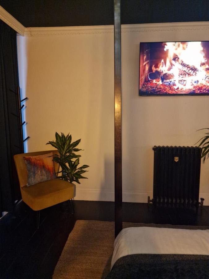 The Penny Black Apartment With Indoor Hot Tub Slamannan Exteriör bild