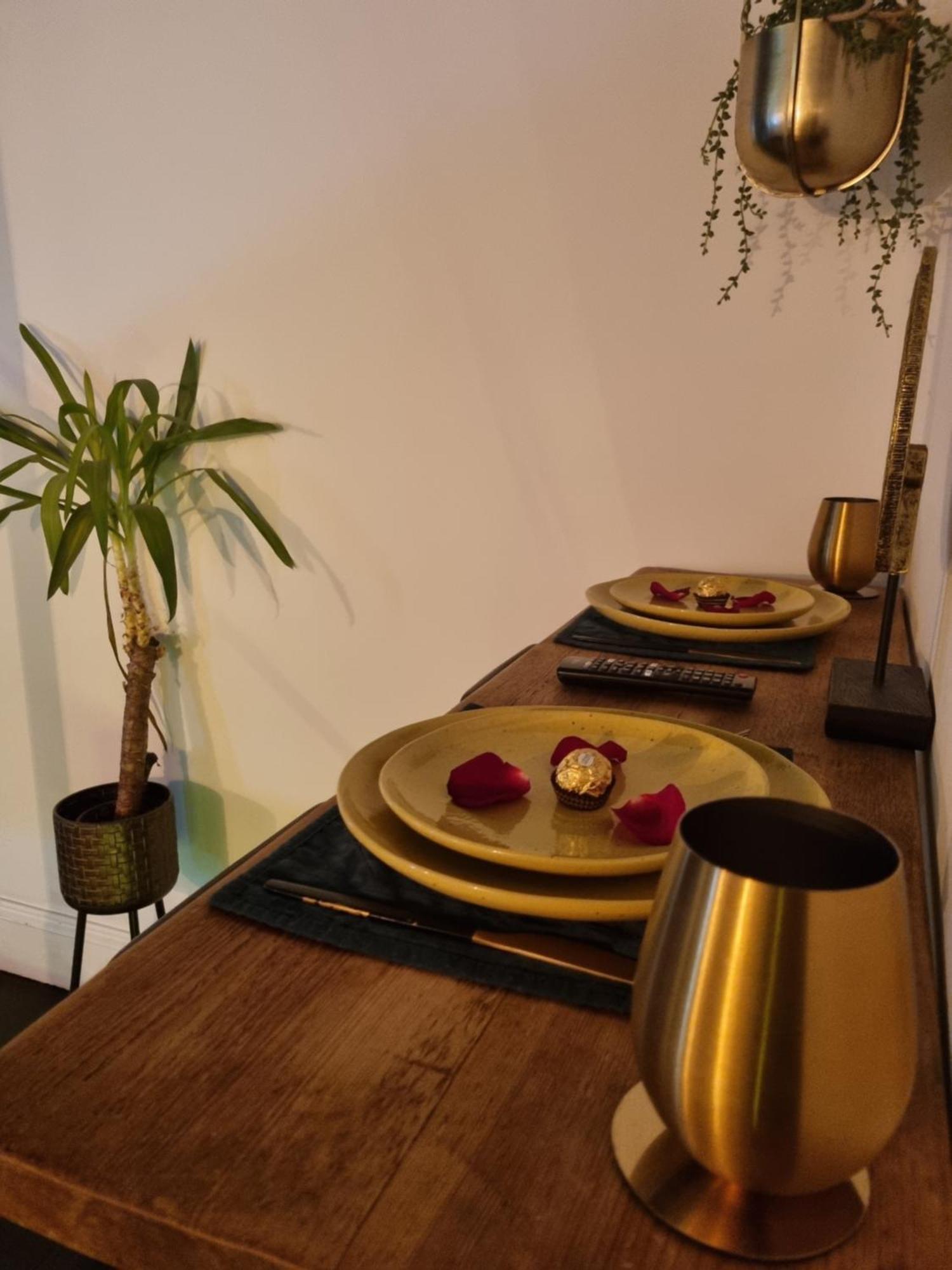 The Penny Black Apartment With Indoor Hot Tub Slamannan Exteriör bild